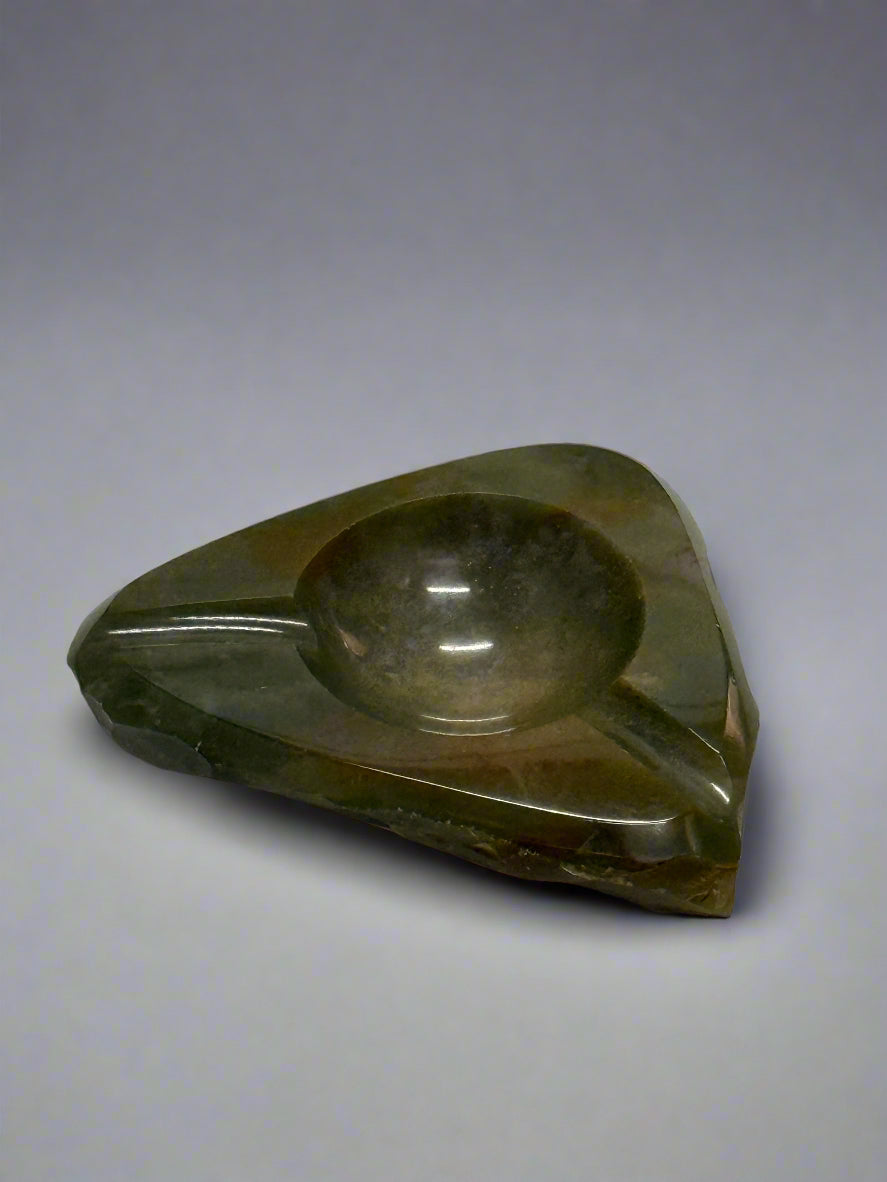 Decorative Agate Ashtray (assorted) – Unique Crystal Smoking Accessory