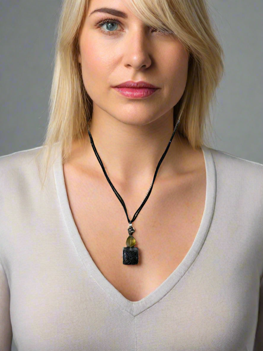 String Necklace with Pendant