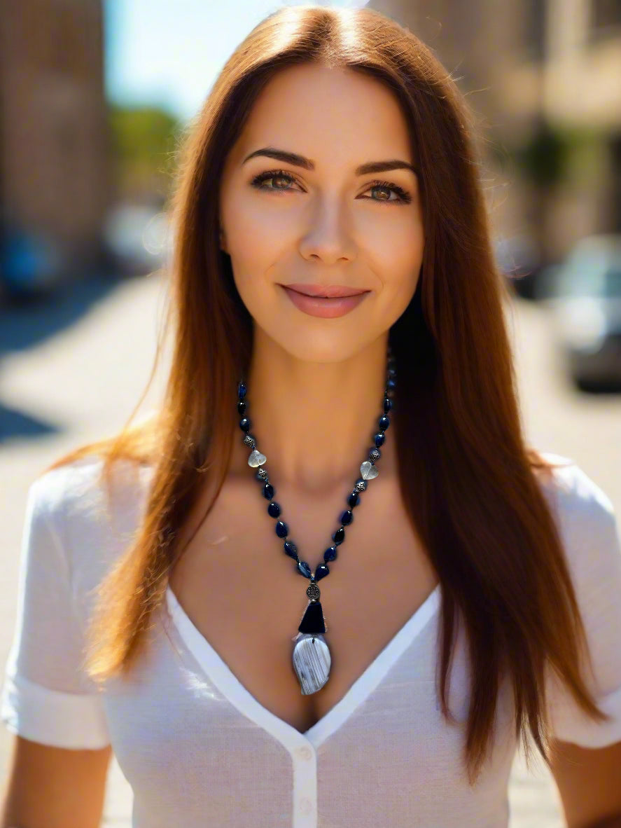 Blue Onyx Beaded Necklace – Unisex Jewelry for Clarity & Confidence