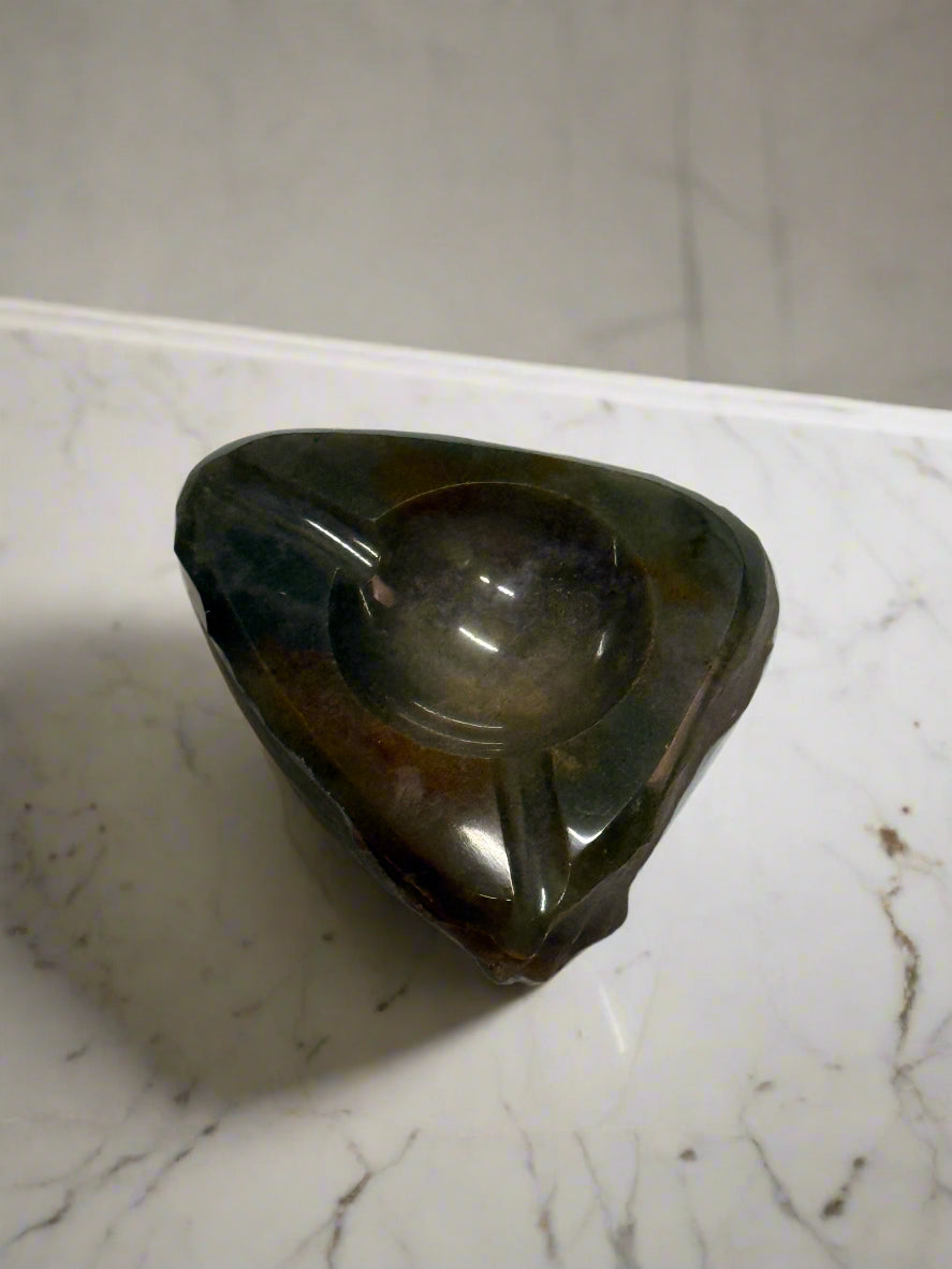 Decorative Agate Ashtray (assorted) – Unique Crystal Smoking Accessory