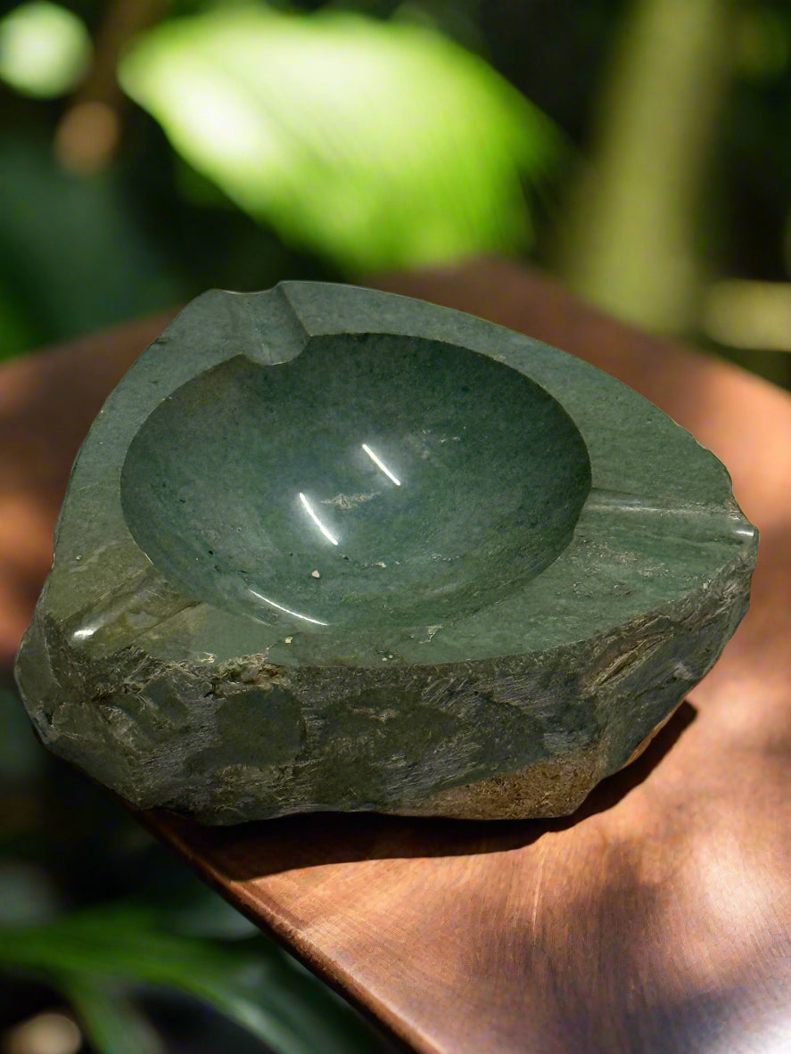 Decorative Agate Ashtray (assorted) – Unique Crystal Smoking Accessory