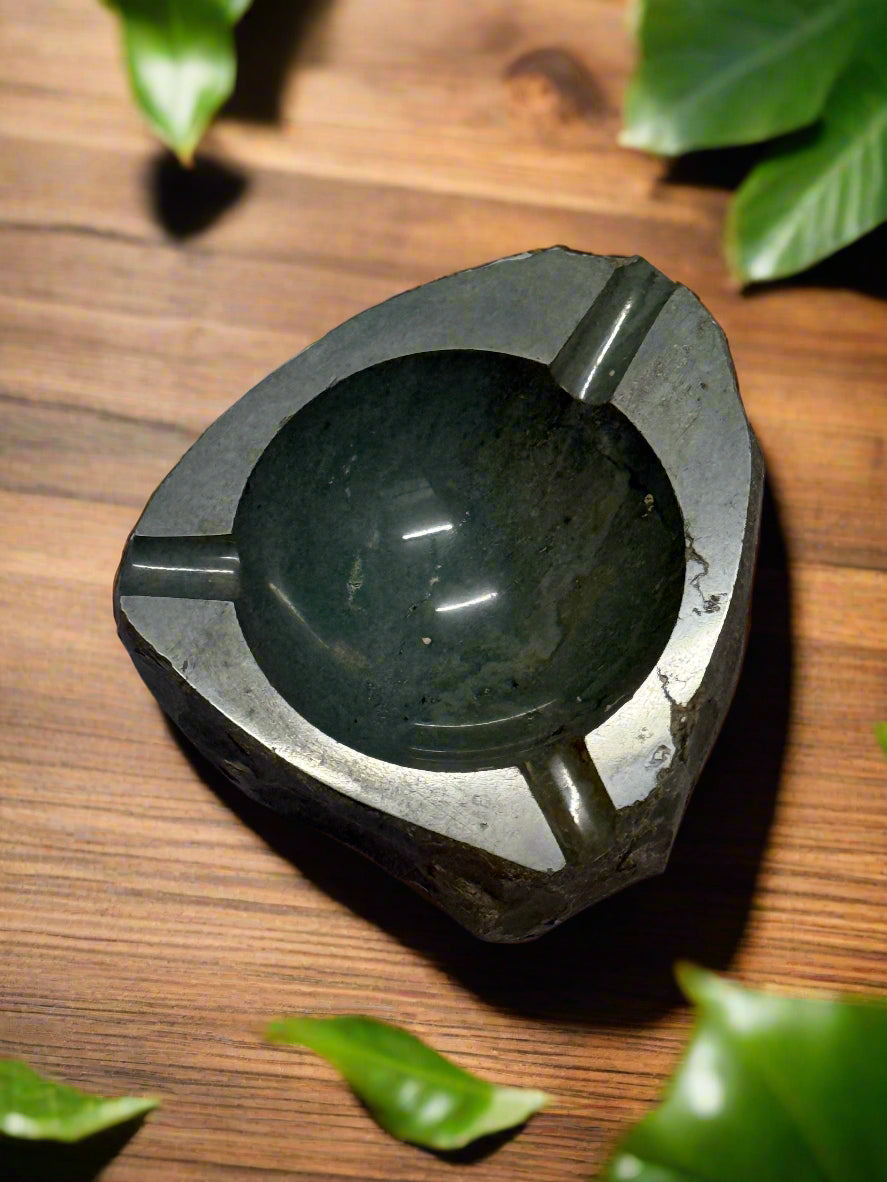Decorative Agate Ashtray (assorted) – Unique Crystal Smoking Accessory