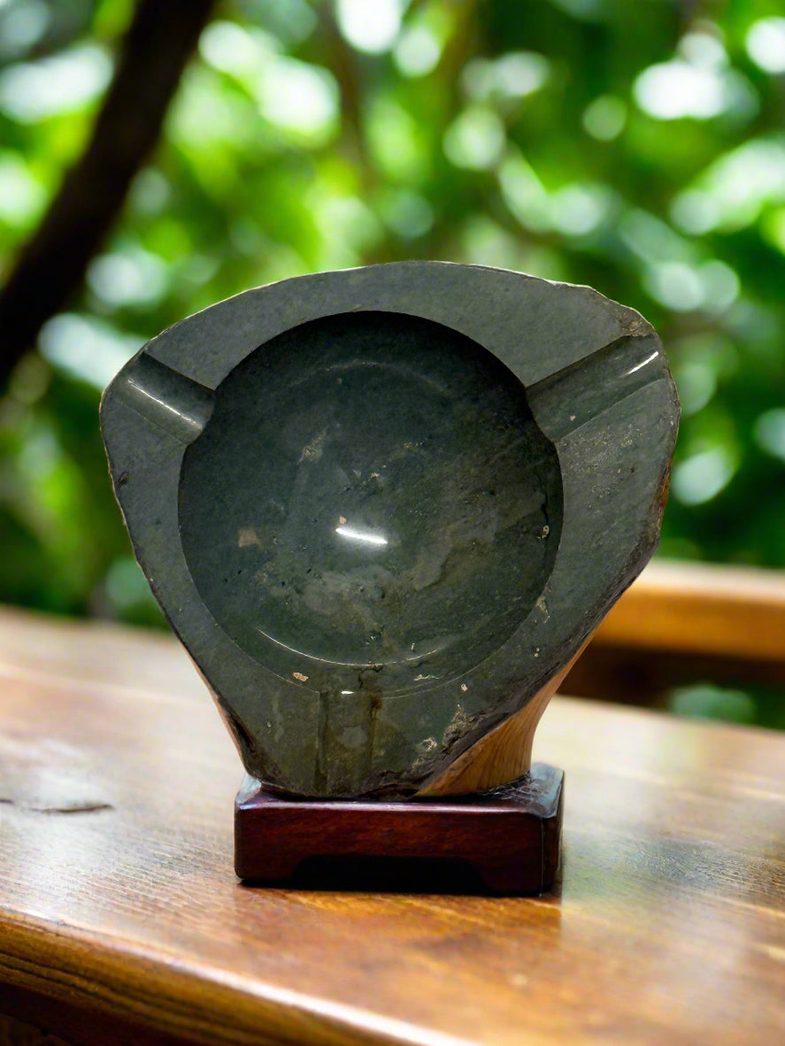 Decorative Agate Ashtray (assorted) – Unique Crystal Smoking Accessory